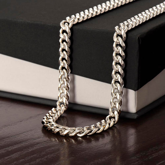 Dynamic Demeanor: Cuban Link Chain - The Ultimate Accent